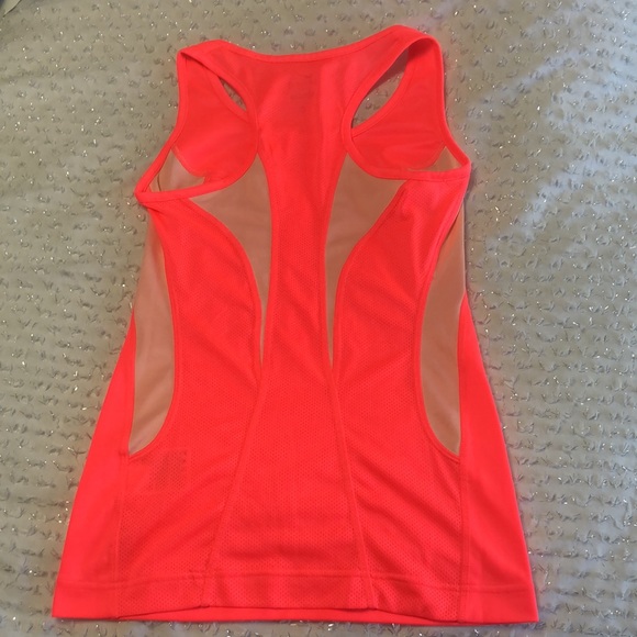 XS Nike workout tank - Picture 2 of 3